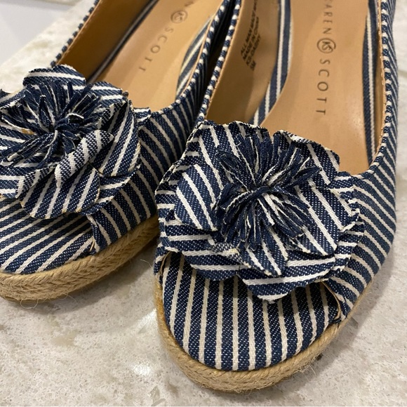 Karen Scott Wedge Heels Sandals Blue and White Striped Flower Detail Size 5 - Picture 3 of 8